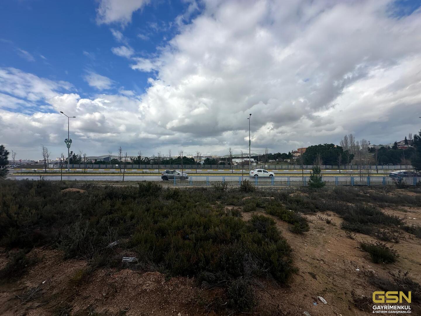 4-ÇAYIROVA ŞEKERPINAR GERİ DÖNÜŞÜMCÜLER SANAYİ SİTESİNİN YANINDA TİCARİ İMARLI 512 m2 HİSSELİ ARSA